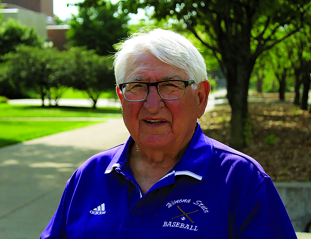 Grob Receives Distinguished Faculty/Staff Award