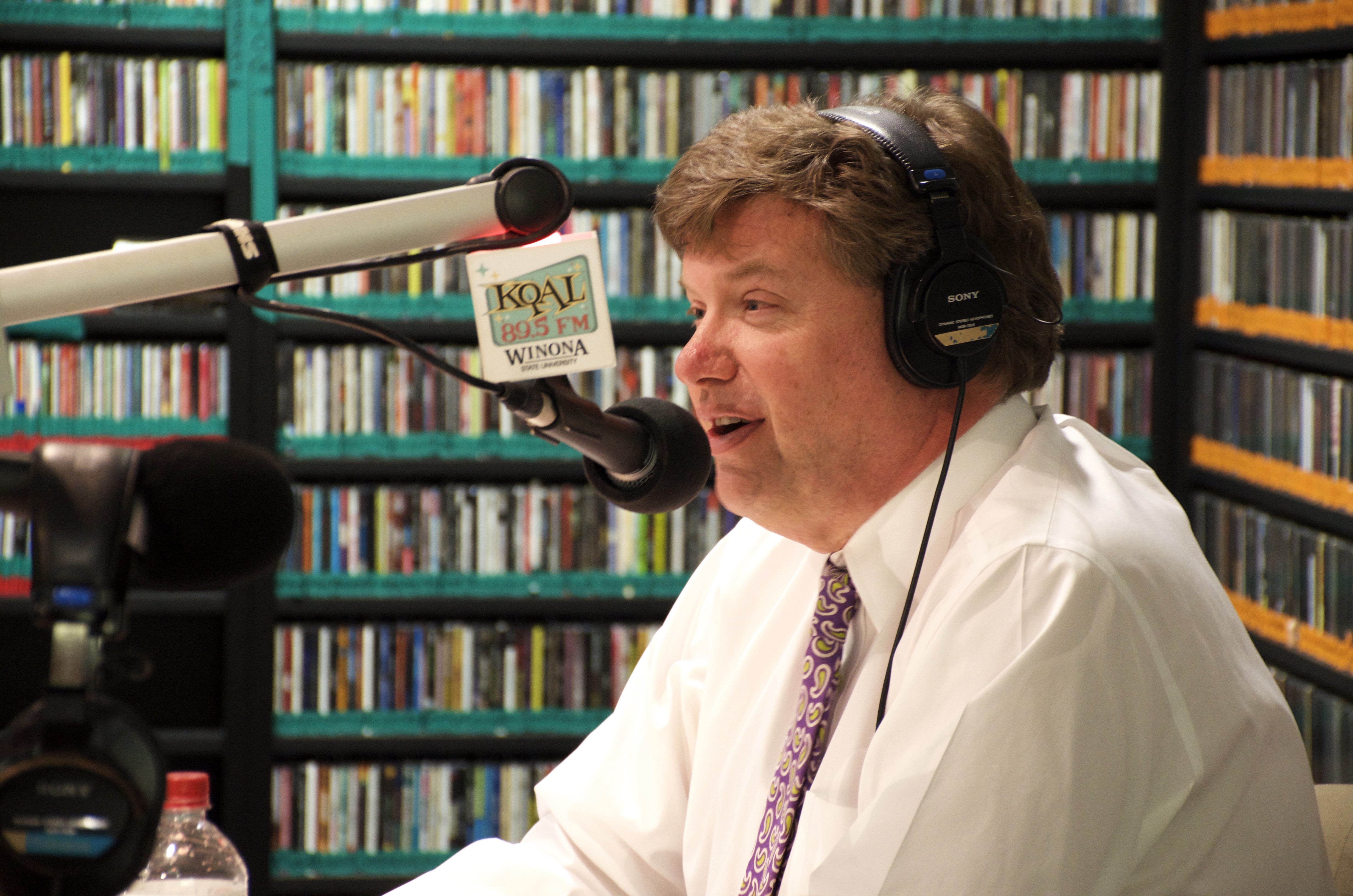 WSU President Olson to Host Groovy Radio Show